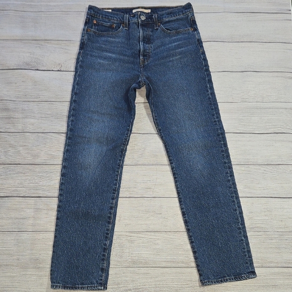 Levi's Women's Wedgie Straight Jeans Medium Wash Size 29 - Picture 1 of 11